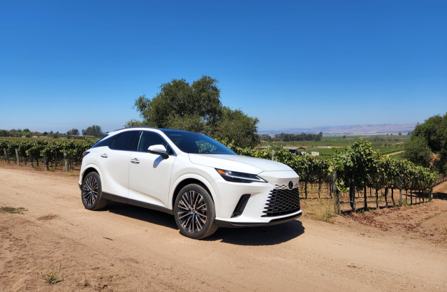 2023 Lexus RX 450+ plug-in hybrid (Euro-spec)