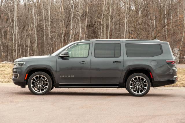 2023 Jeep Wagoneer L