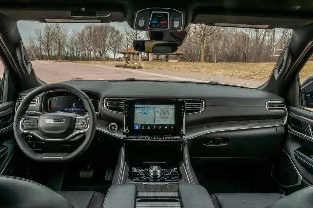 2023 Jeep Wagoneer L