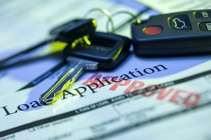 Experian report shows 73- to 84-month term loans for new models at 35% in Q3, up from 29% two years earlier. - IMAGE: Getty Images/Comstock Images