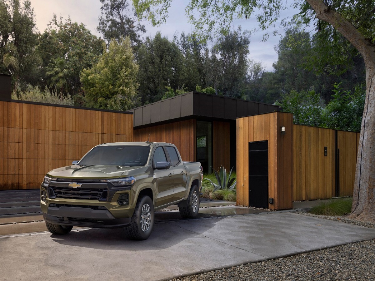 2023 chevy colorado LT