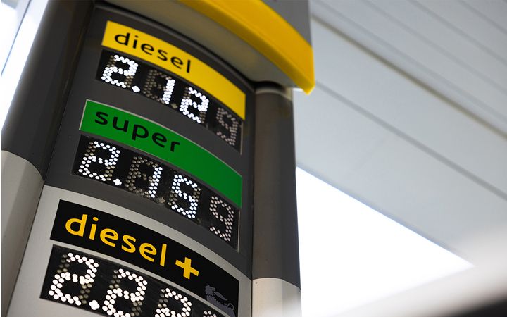Diesel fuel prices have started to fall, but they still remain at historical highs. - IMAGE: GettyImages/LeoPatrizi