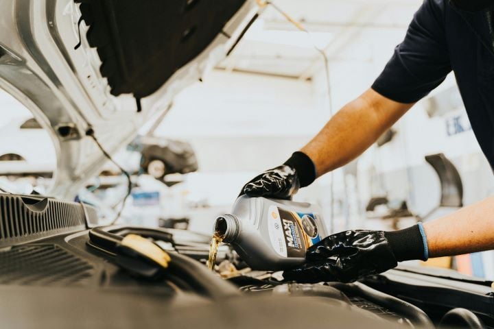 The webinar is designed to provide technicians with a better understanding of modern-day lubricants and filtration technologies. - Pexels/Daniel Andraski