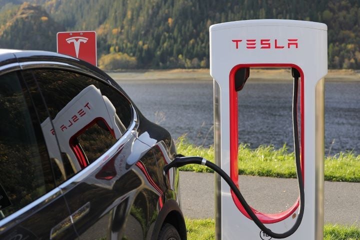 Though Tesla’s charger network operates at the faster level 3, its opening up to non-Tesla models this year contributed to the overall decline in public charger satisfaction. - Pixabay/Blomst