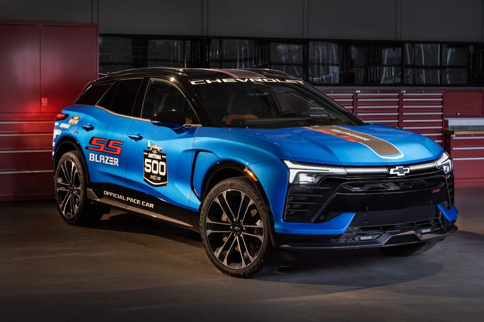 chevrolet blazer ss showcased as the official pace car